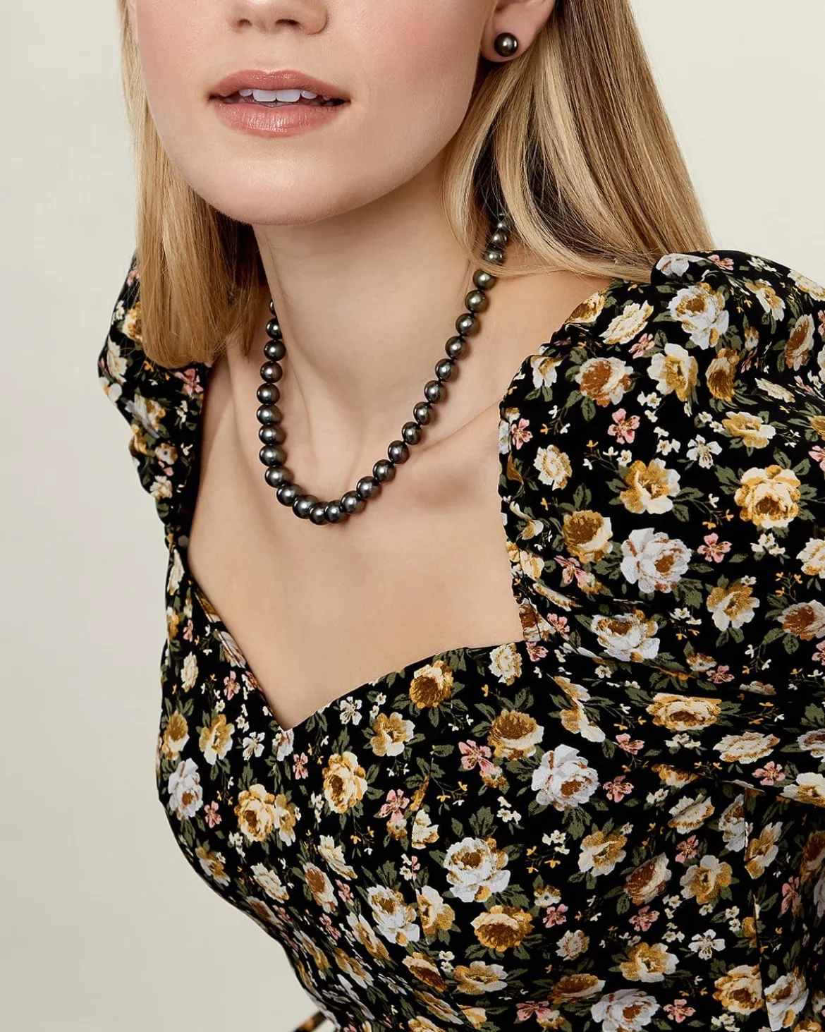 Black Tahitian Pearl Necklace, 9.0-11.0mm - AAA Quality