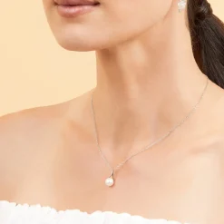 Freshwater Pearl Wren Pendant